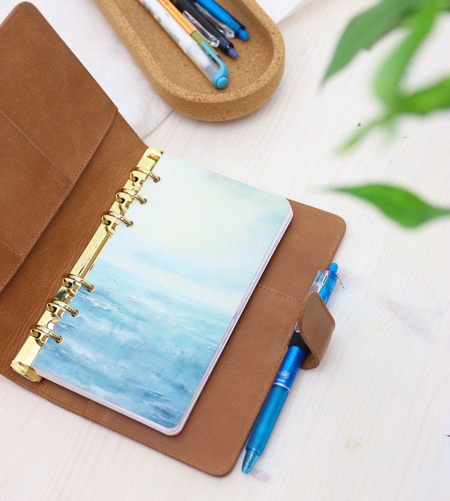 fodral ringpärm läder till systemkalender - storlek personal - cognac (personal) cognac